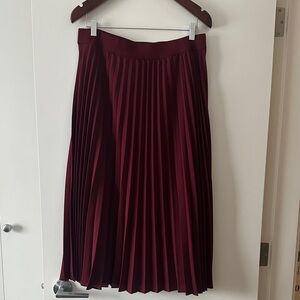 Elegant Burgundy Pleated Skirt